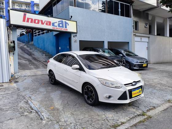 FORD FOCUS 2.0 TITANIUM SEDAN 16V FLEX 4P POWERSHIFT FORD FOCUS 2.0 TITANIUM SEDAN 16V FLEX 4P POWERSHIFT